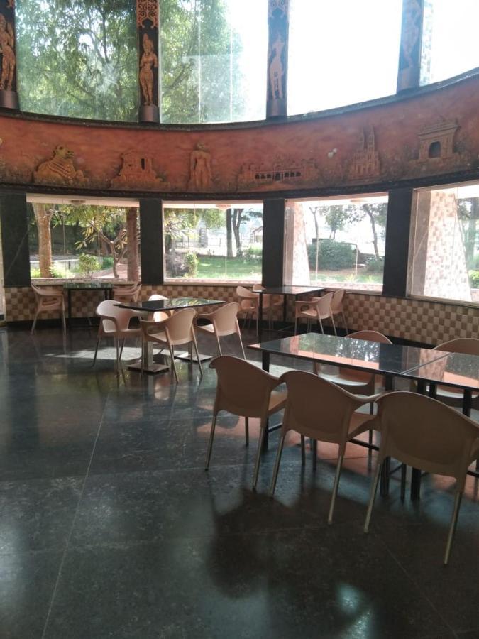 Kstdc Hotel Mayura Pavithra Yediyur Kunigal Buitenkant foto