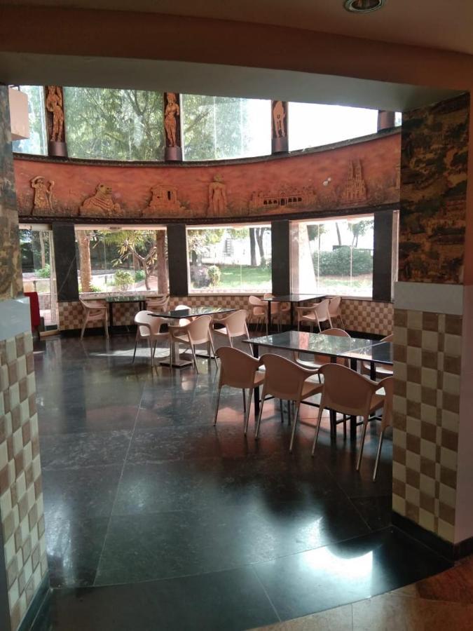 Kstdc Hotel Mayura Pavithra Yediyur Kunigal Buitenkant foto