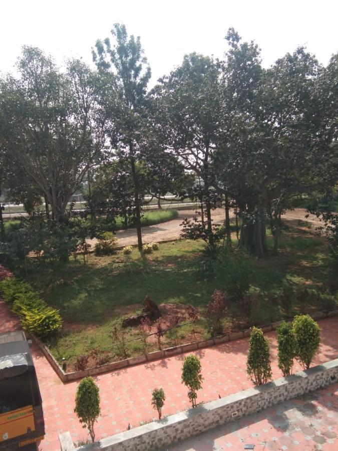 Kstdc Hotel Mayura Pavithra Yediyur Kunigal Buitenkant foto